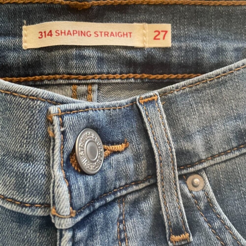 Levi Jeans - Picture 2 of 2